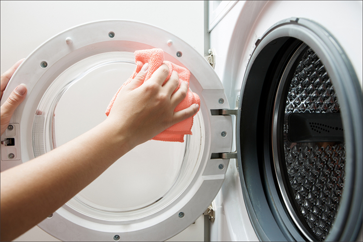 Bạn cần vệ sinh máy giặt để tránh bị bẩn, hư hỏng