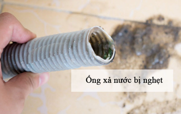 Đường ống thoát nước bị tắc