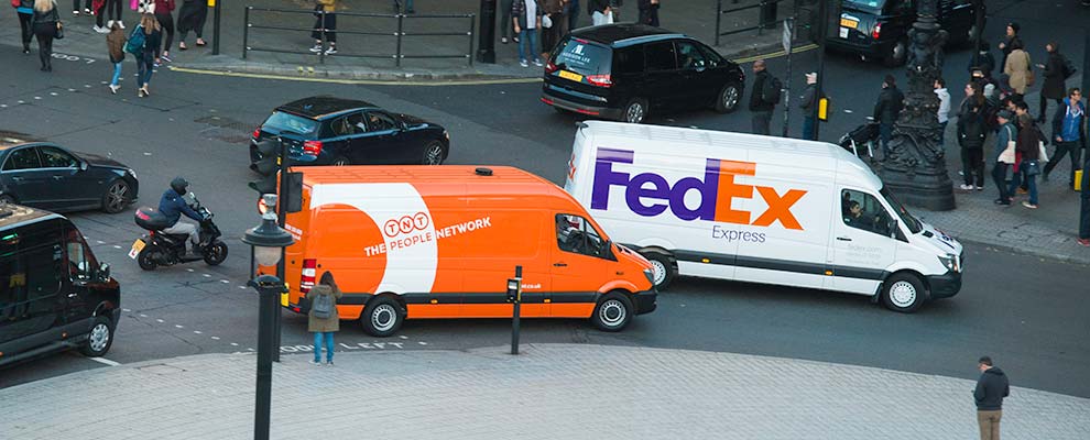 TNT được FedEx Corporation mua lại