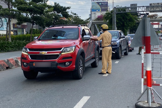 Người điều khiển phương tiện và người đi cùng phải tuân thủ các quy định về an toàn, phòng chống dịch bệnh nơi chạy tuyến và nơi đến;  Chủ động thông báo và liên hệ với chính quyền địa phương nơi đến trước khi di chuyển.