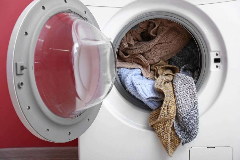 Quần áo trong máy giặt Sharp sau khi giặt nhưng không vắt