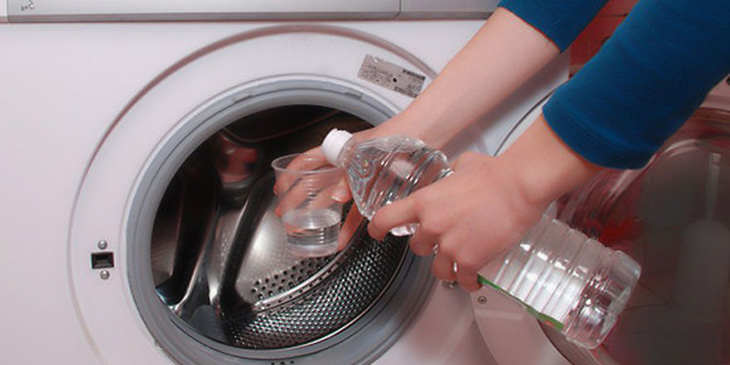 Vệ sinh máy giặt không được trang bị chế độ vệ sinh lồng giặt