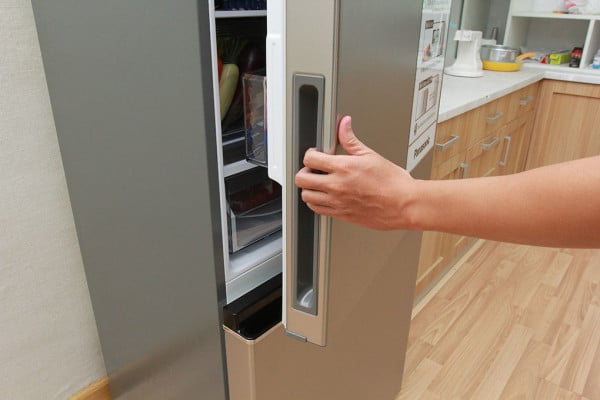 Nguyên nhân và cách khắc phục tủ lạnh Samsung báo lỗi nháy đèn