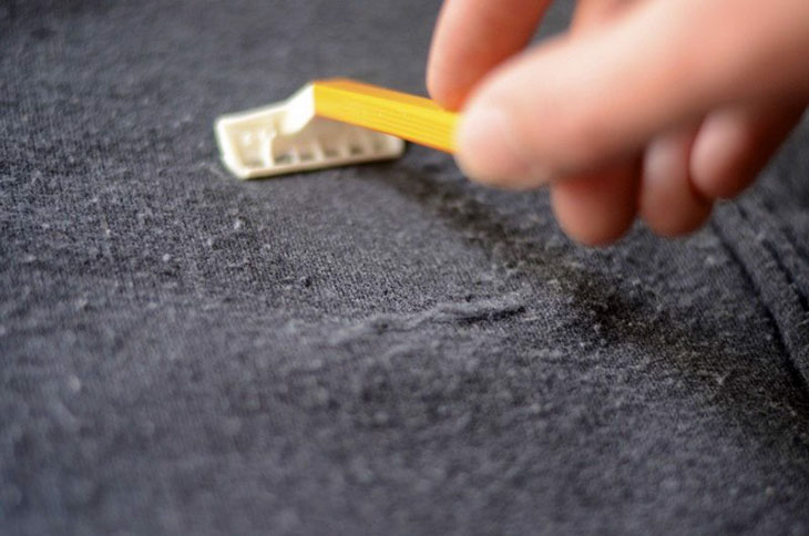 Dao cạo đặc biệt hiệu quả để loại bỏ xơ vải bám sâu trong vải