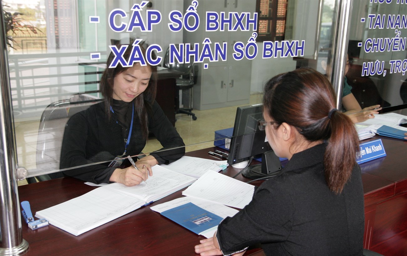 Nộp hồ sơ lên ​​cơ quan an sinh xã hội