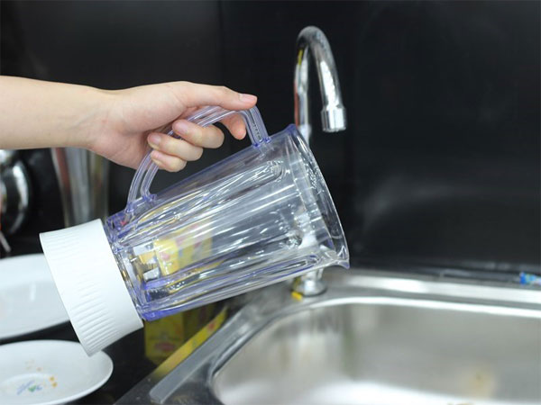 Cách vệ sinh máy xay sinh tố đơn giản, hiệu quả nhất