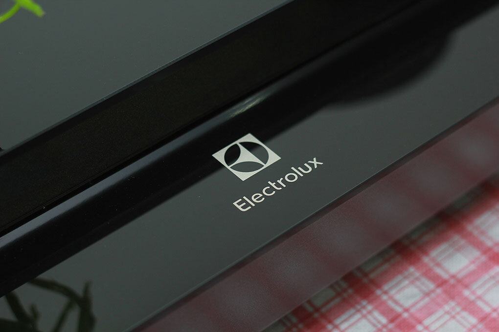 Logo Electrolux trên bếp gas