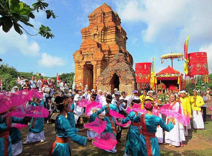 Lễ hội Tháp Bà Ponagar Nha Trang