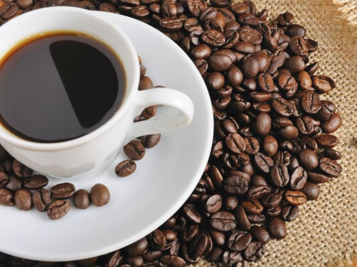 Caffeine làm mất nước trên da