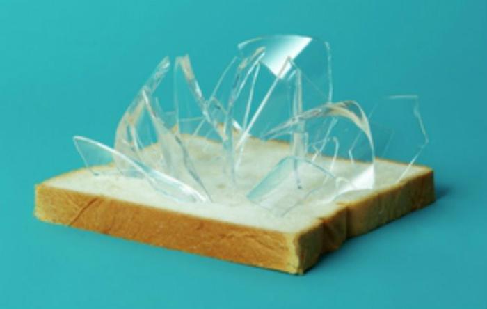 Lát bánh mì có thể loại bỏ cặn thủy tinh