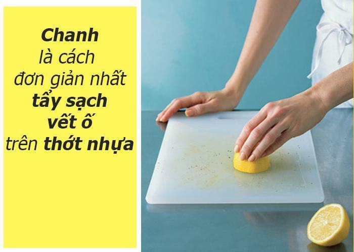 Chanh có thể tẩy vết bẩn trên thớt nhựa