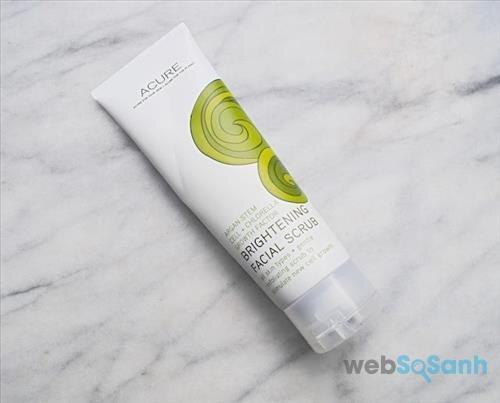 Review tẩy da chết Acure Brightening Facial Scrub – bí quyết giúp bạn gái có được làn da rạng rỡ