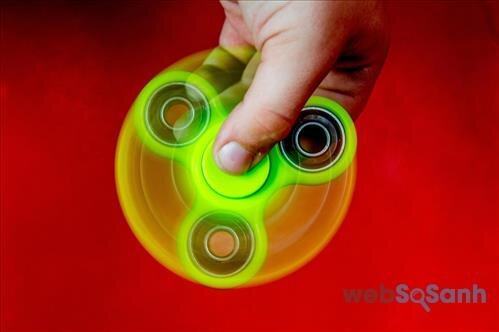 Cách chơi Fidget Spinner