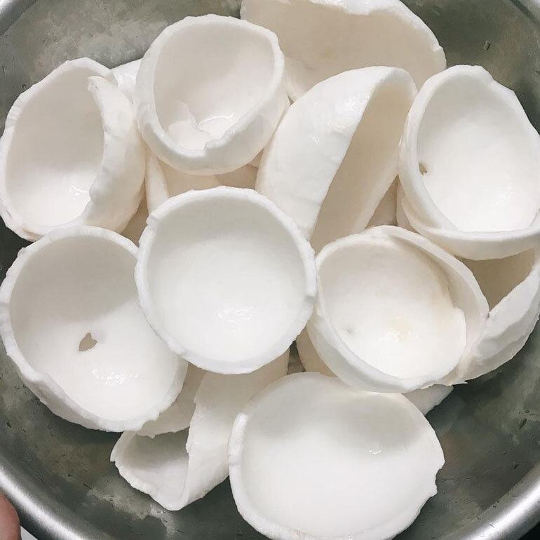 Hướng dẫn cách làm mứt dừa non sữa đặc “đơn giản như đan rổ” cho Tết 2019 này