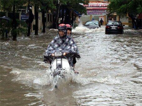 Cách xử lý xe máy khi bị ngập nước