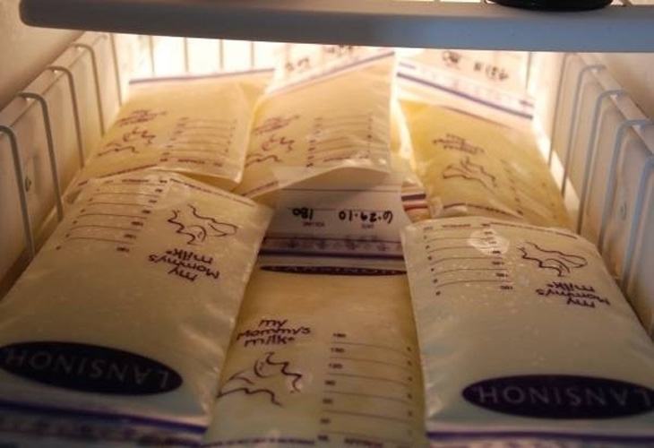 Có nên sử dụng tủ đông để bảo quản sữa mẹ hay không?