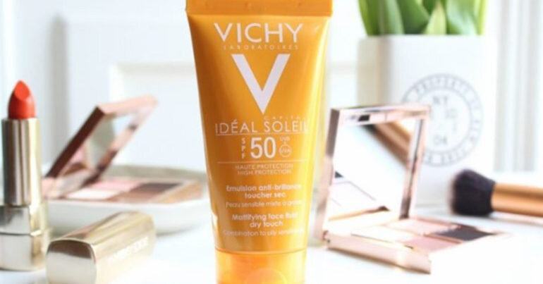 Review Vichy Ideal Soleil Mattifying Face Dry Touch SPF 50+ – Kem chống nắng không gây nhờn rít cho da dầu