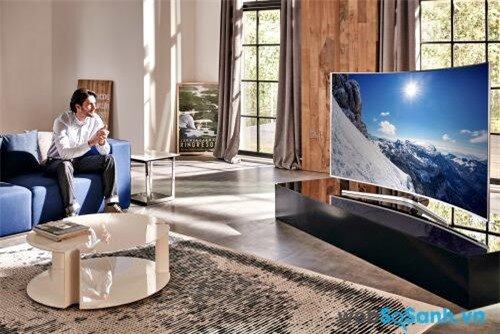 Kích thước màn hình là điểm mạnh của TV SUHD