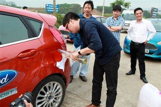 Ford Fiesta EcoBoost ăn bao nhiêu xăng/100KM