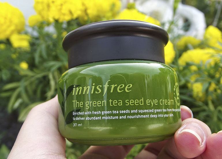 Innisfree Green Tea Moisture Cream với tinh chất thiên nhiên, dịu nhẹ và an toàn cho da nhạy cảm