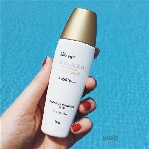 Review kem chống nắng giá rẻ Sunplay Skin Aqua Clear White SPF50 PA++++