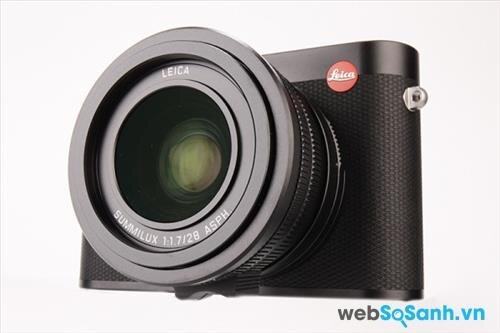 Bên trong thiết kế mỏng, thanh lịch đó là cảm biến Fullframe 24 MP