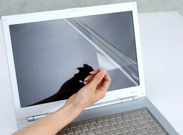 Đây là lý do vì sao bạn nên dán màn hình laptop