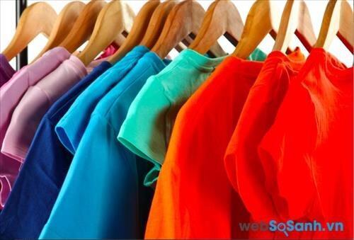 Samsung WA10J5710SG làm sạch cặn bột giặt và xơ vải trên quần áo