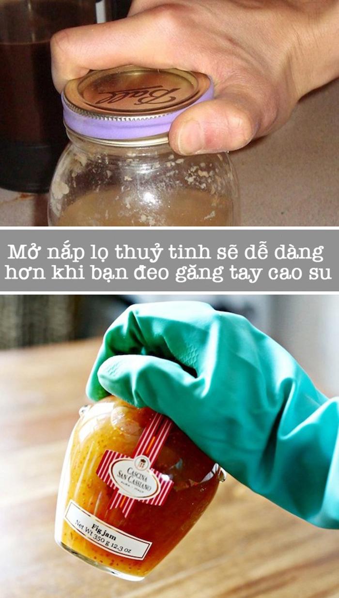 Găng tay cao su giúp mở chai thủy tinh dễ dàng hơn