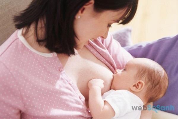 Làm gì khi bé bị quá tải lactose trong sữa mẹ ?