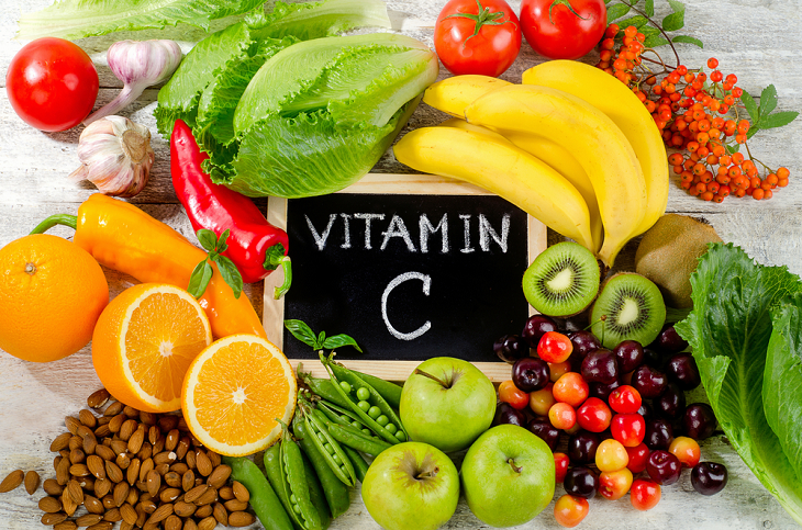 Ăn trái cây có nhiều vitamin C.