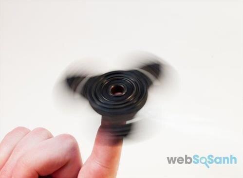 Hướng dẫn cách chơi con quay fidget spinner từ căn bản đến cao cấp