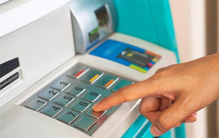 Kiểm tra số dư khả dụng tại máy ATM ATM