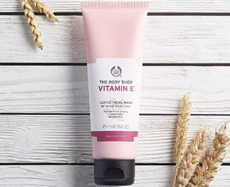 the body shop vitamin E nhẹ nhàng rửa mặt