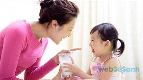 Cách chọn sữa bột cho trẻ 