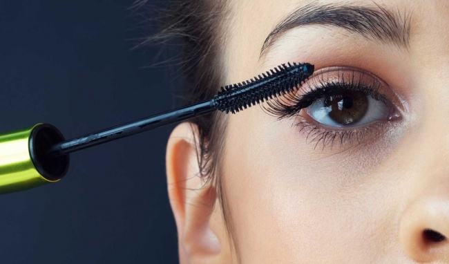 Ưu điểm và nhược điểm của mascara chống thấm nước